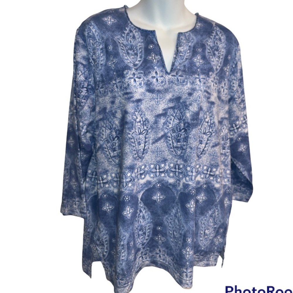 Cathy Daniels 3/4 sleeve blue top.  Size large